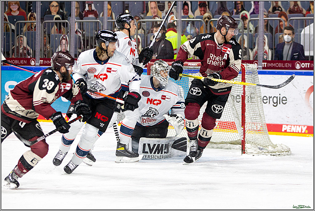 PENNY DEL;  Koelner Haie - Nuernberger Ice Tigers; Koeln, 25.03.2021